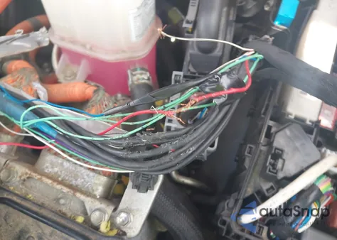 2013 Toyota Prius V Two from USA, damaged, VIN JTDZN3EU5D3262381